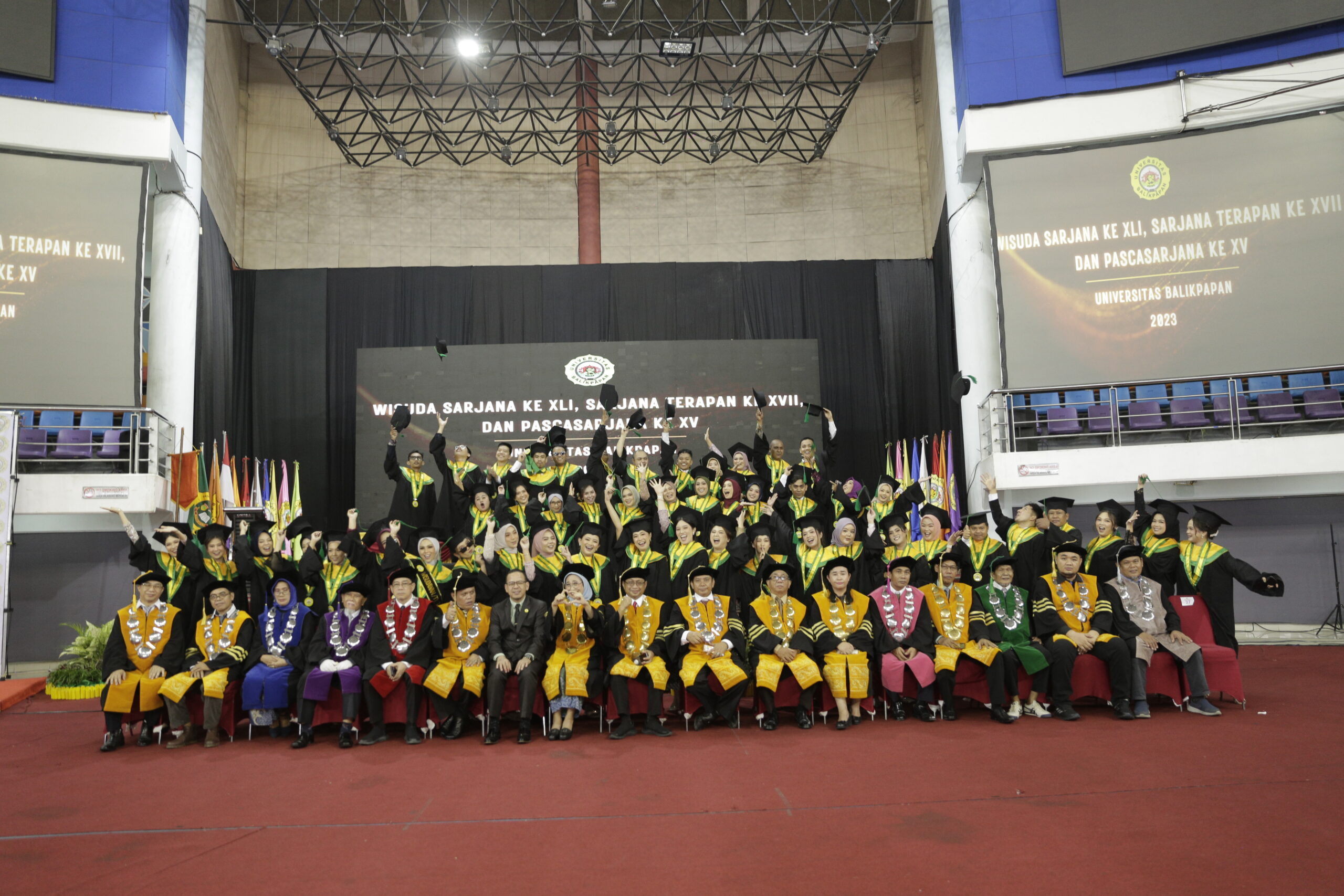 Wisuda Uniba